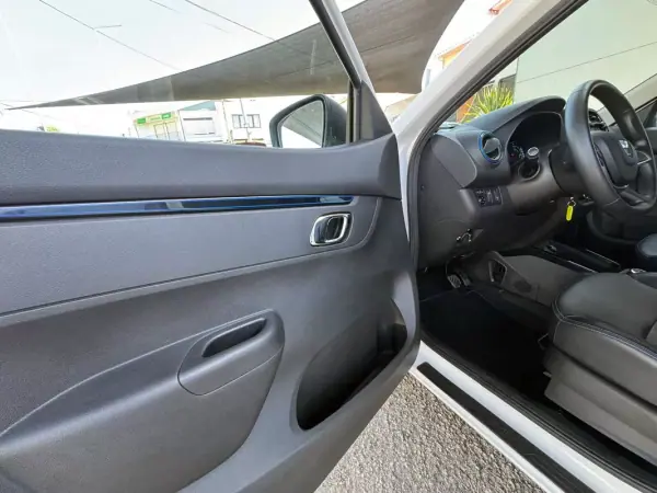 Dacia Spring 2021 - 11400 EUR, 25983 km - AUTO.MOTO.pt - 25983km - foto 13 de 30