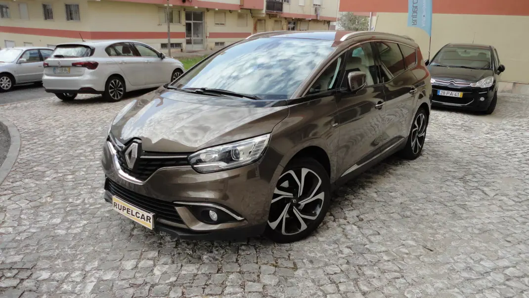 Renault Grand Scénic 2018 - 15500 EUR, 500000 km - 500000km - foto 10 de 33