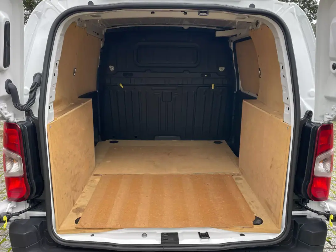 Opel Combo 2022 - 14450 EUR, 90000 km - AUTO.MOTO.pt - 90000km - foto 22 de 37