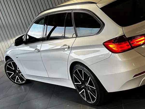 BMW 318 2012 - 16990 EUR, 173500 km - AUTO.MOTO.pt - 173500km - foto 10 de 35