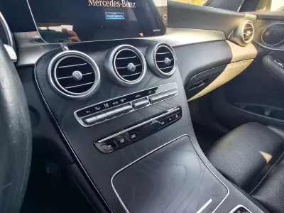 Mercedes-Benz GLC 220 2020 - 44500 EUR, 98000 km - AUTO.MOTO.pt - 98000km - foto 29 de 35