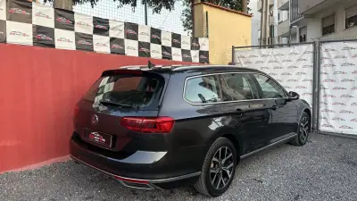 Volkswagen Passat Variant 2020 - 18500 EUR, 175000 km - AUTO.MOTO.pt - 175000km - foto 6 de 12