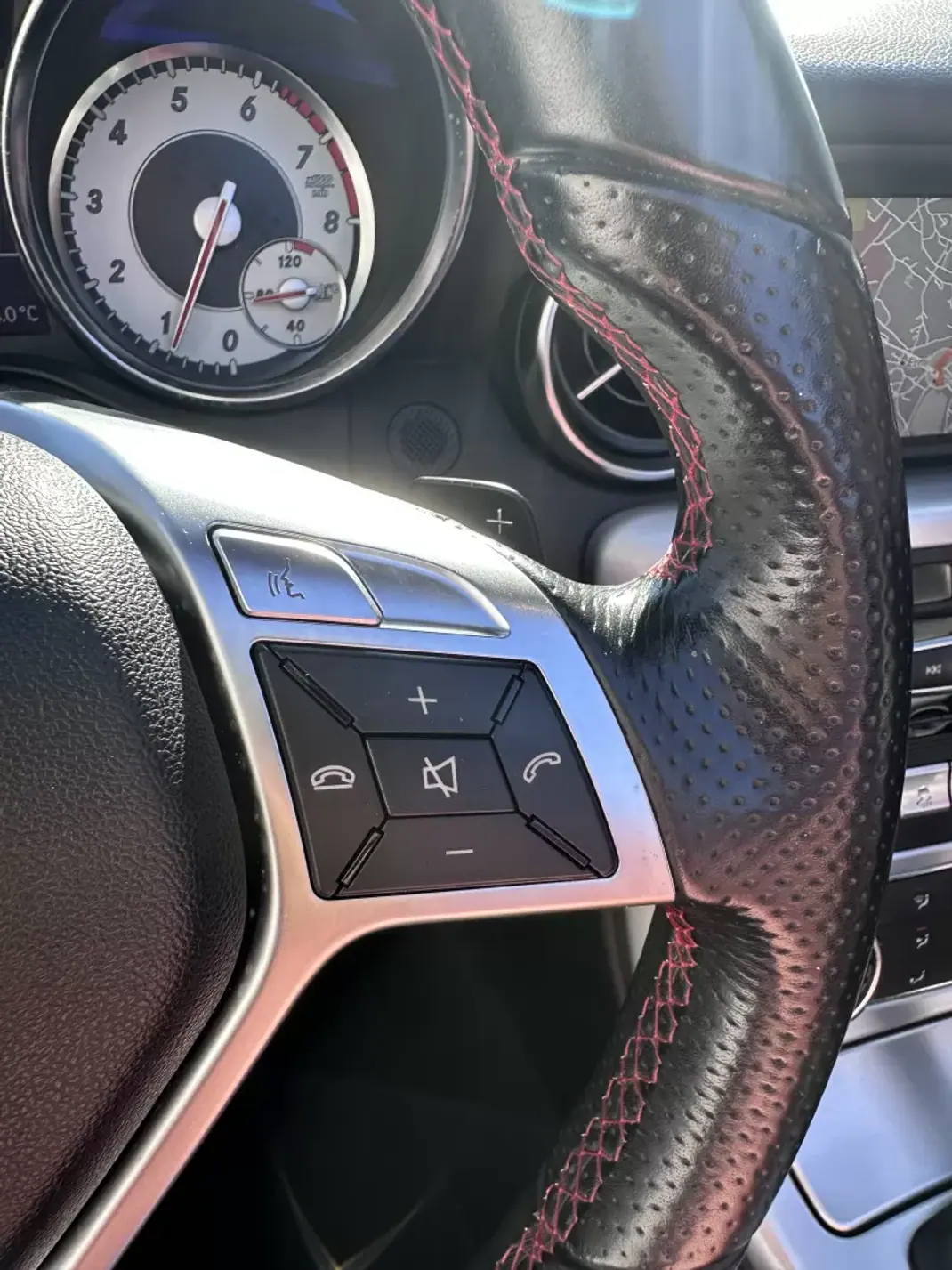 Mercedes-Benz SLK 250 2011 - 23500 EUR, 170000 km - AUTO.MOTO.pt - 170000km - foto 25 de 32