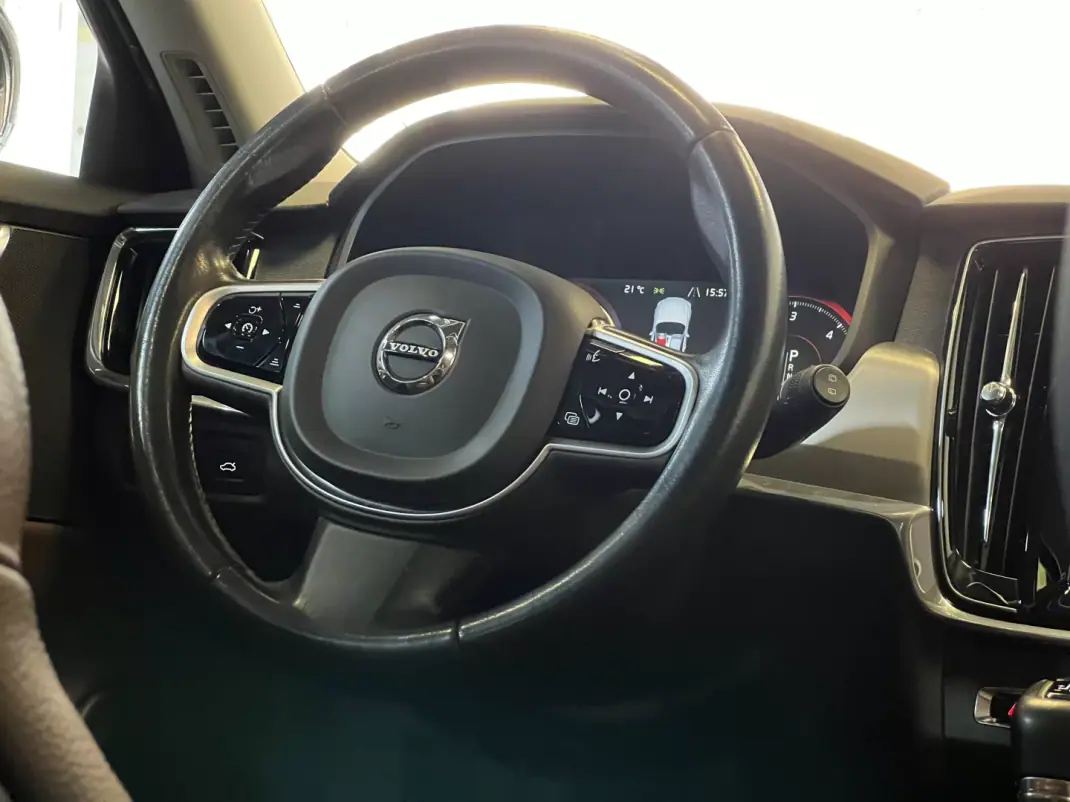 Volvo V90 2018 - 27490 EUR, 160000 km - AUTO.MOTO.pt - 160000km - foto 12 de 53