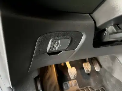Renault Scénic 2017 - 15800 EUR, 156509 km - AUTO.MOTO.pt - 156509km - foto 20 de 24