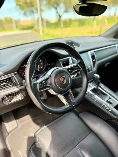 Porsche Macan 2018 - 44900 EUR, 109467 km - AUTO.MOTO.pt - 109467km - foto 9 de 27