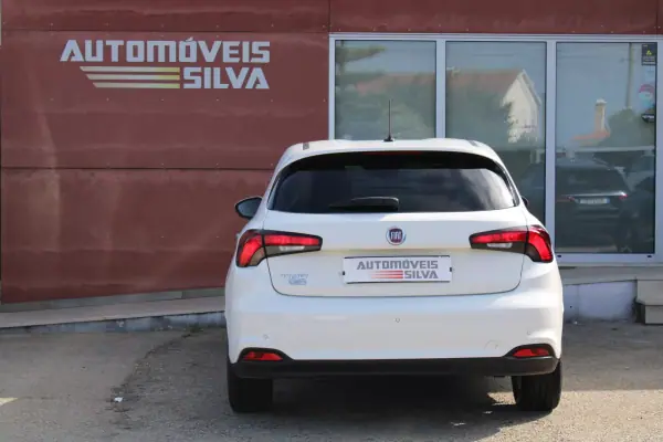 Fiat Tipo VAN 1.3 M-Jet 2022 - 10990 EUR, 116000 km - 116000km - foto 9 de 27