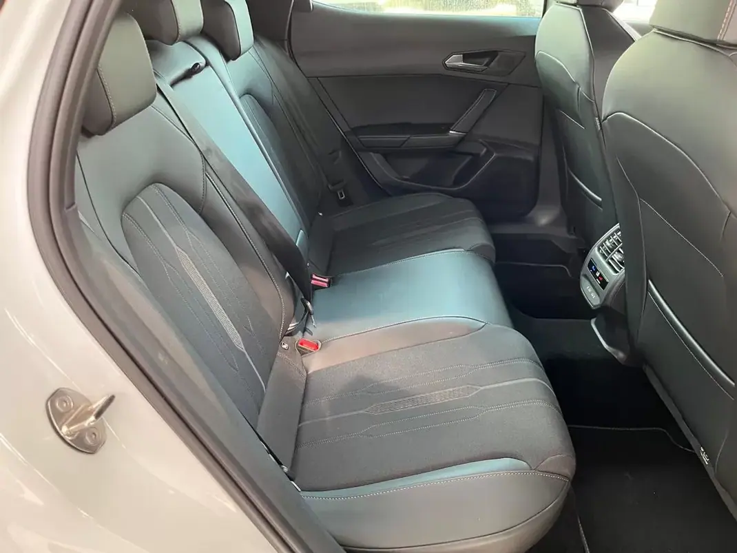 Cupra Formentor 2023 - 26900 EUR, 14000 km - AUTO.MOTO.pt - 14000km - foto 11 de 17