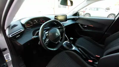 Peugeot 2008 2021 - 17999 EUR, 118000 km - AUTO.MOTO.pt - 118000km - foto 15 de 31