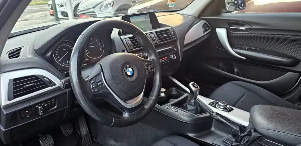 BMW 116 2012 - 10999 EUR, 280000 km - AUTO.MOTO.pt - 280000km - foto 6 de 24