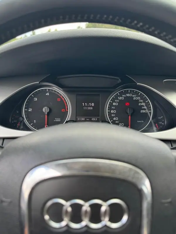 Audi A4 Avant 2011 - 7799 EUR, 312000 km - AUTO.MOTO.pt - 312000km - foto 8 de 12