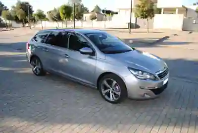 Peugeot 308 SW 2015 — foto 4 de 12