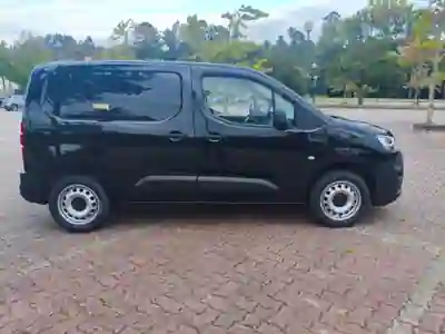 Citroën Berlingo 2021 - 13990 EUR, 180000 km - 180000km - foto 3 de 10