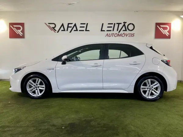 Toyota Corolla 2021 - 19500 EUR, 128000 km - AUTO.MOTO.pt - 128000km - foto 10 de 33