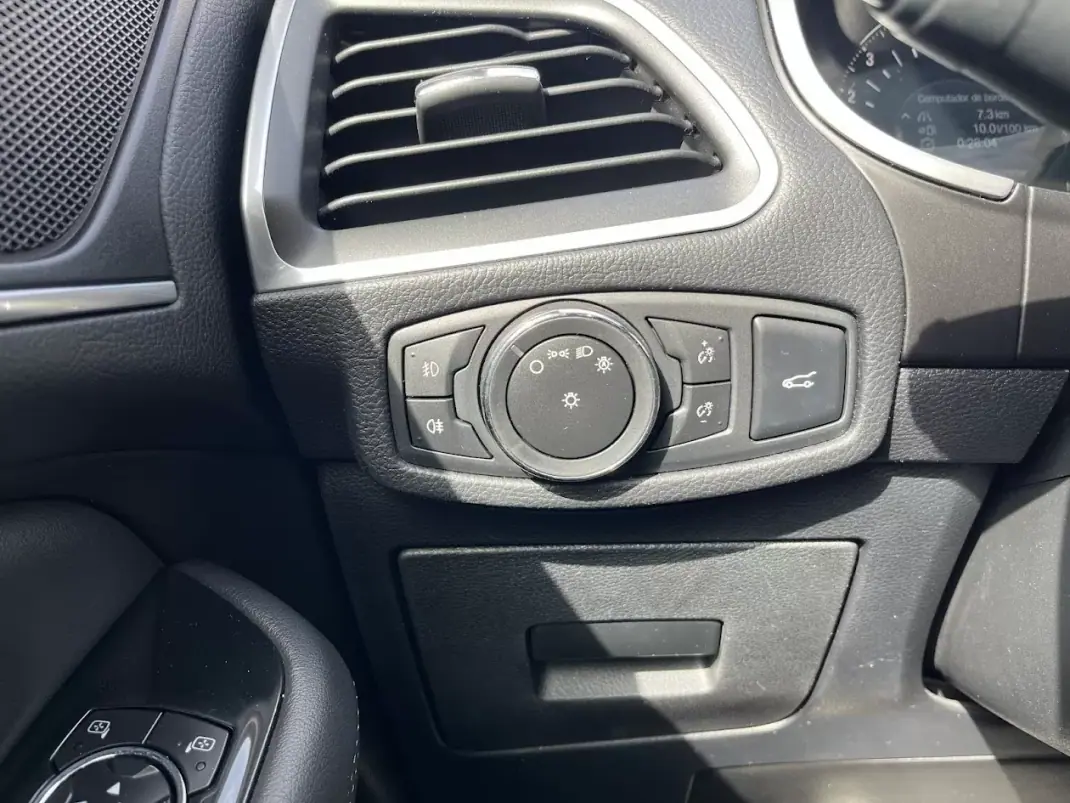 Ford S-Max 2016 - 27250 EUR, 140000 km - AUTO.MOTO.pt - 140000km - foto 16 de 80