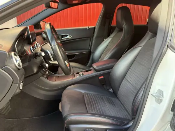 Mercedes-Benz CLA 220 2016 - 25900 EUR, 112661 km - AUTO.MOTO.pt - 112661km - foto 7 de 26