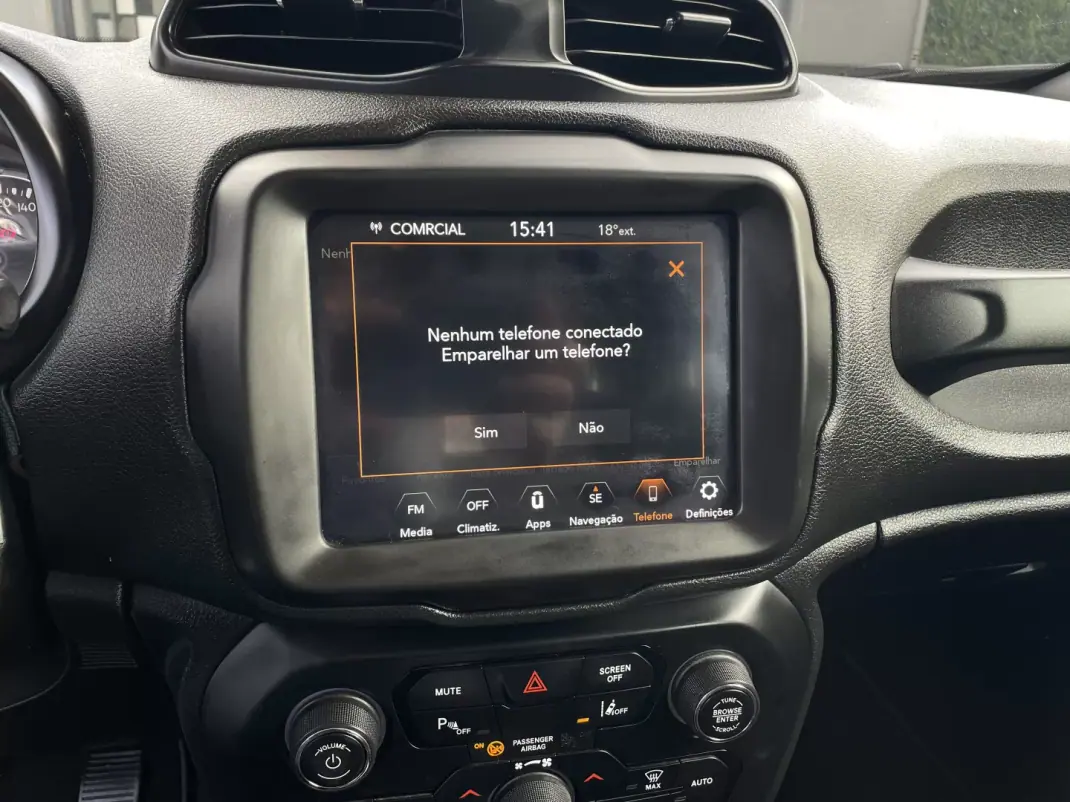 Jeep Renegade 2019 - 15500 EUR, 106977 km - AUTO.MOTO.pt - 106977km - foto 22 de 39