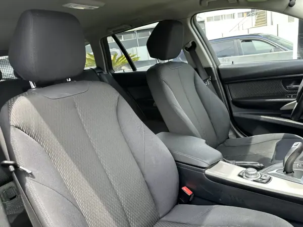 BMW 318 2015 - 13900 EUR, 173000 km - AUTO.MOTO.pt - 173000km - foto 58 de 62