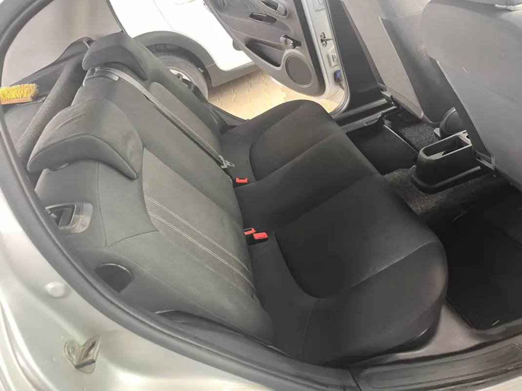 Fiat Punto 2015 - 6900 EUR, 125000 km - AUTO.MOTO.pt - 125000km - foto 7 de 7