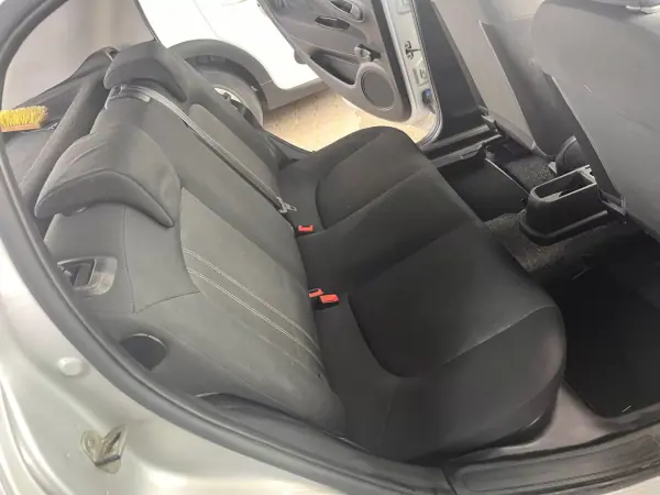 Fiat Punto 2015 - 6900 EUR, 125000 km - AUTO.MOTO.pt - 125000km - foto 7 de 7