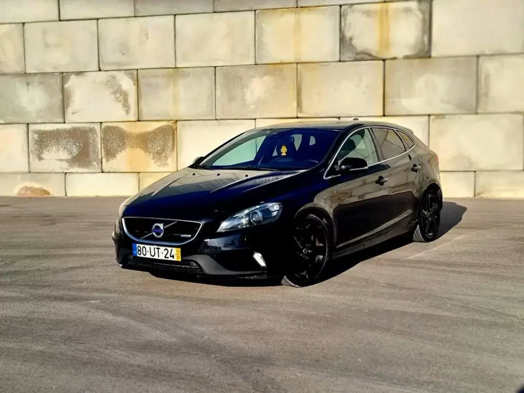 Volvo V40 2013 - 11900 EUR, 239500 km - AUTO.MOTO.pt - 239500km - foto 1 de 8