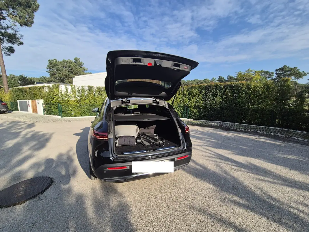 Mercedes-Benz EQC 2023 - 40000 EUR, 31000 km - AUTO.MOTO.pt - 31000km - foto 9 de 16