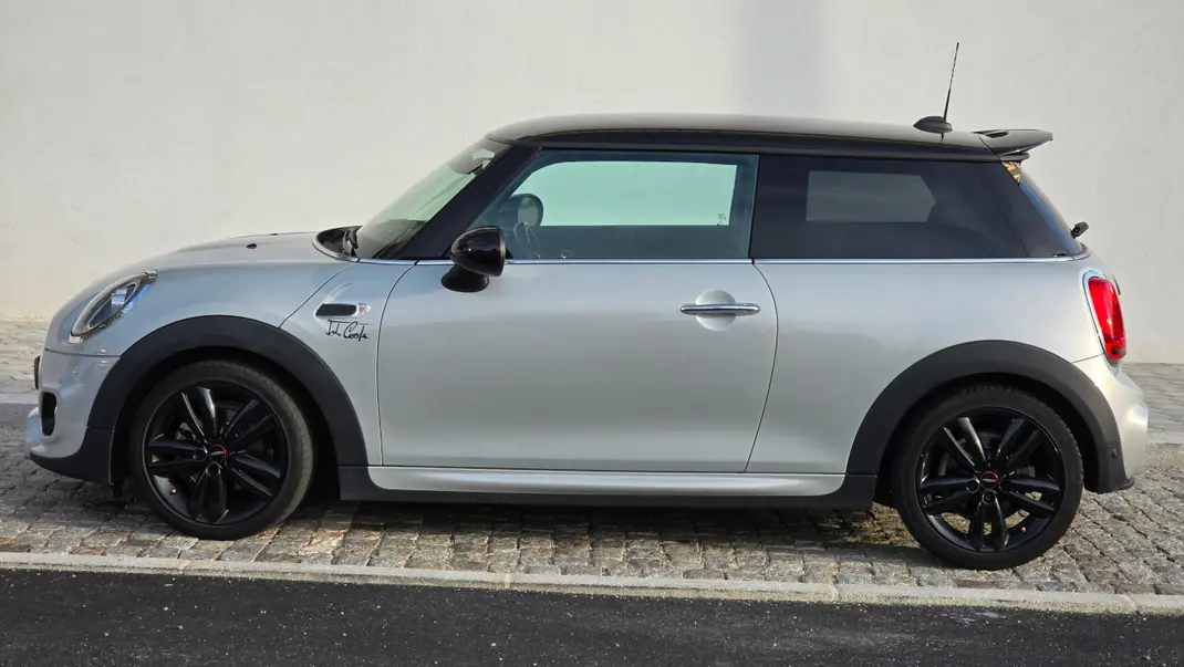 MINI Cooper 2019 - 15999 EUR, 105000 km - AUTO.MOTO.pt - 105000km - foto 11 de 15