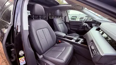 Audi e-tron Sportback 2020 - 31990 EUR, 80000 km - AUTO.MOTO.pt - 80000km - foto 36 de 43