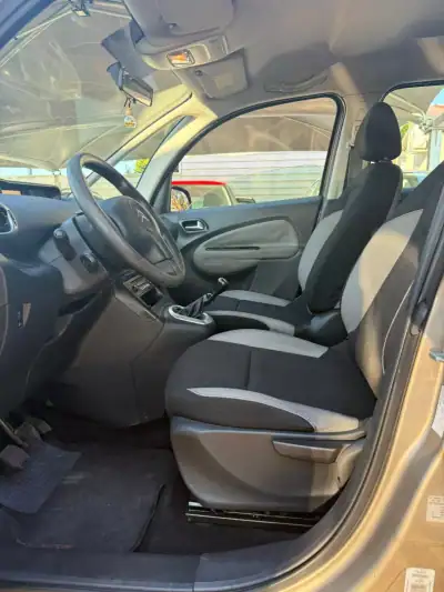 Citroën C3 Picasso 2010 - 10900 EUR, 187511 km - AUTO.MOTO.pt - 187511km - foto 27 de 31