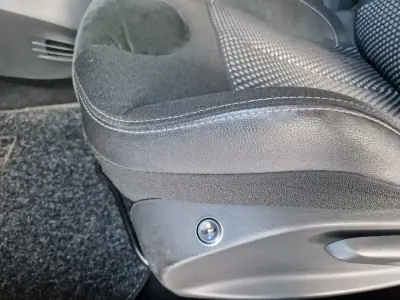 DS DS3 2011 - 9990 EUR, 188000 km - AUTO.MOTO.pt - 188000km - foto 13 de 22