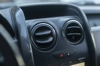 Dacia Duster 2015 - 10900 EUR, 150410 km - AUTO.MOTO.pt - 150410km - foto 17 de 33