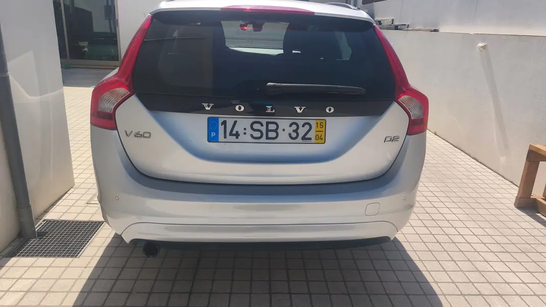 Volvo V60 2015 - 9500 EUR, 230000 km - 230000km - foto 3 de 8