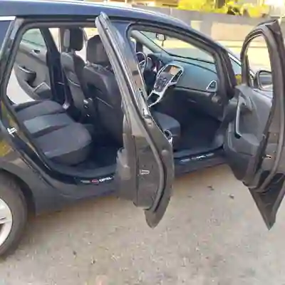 Opel Astra Sports Tourer 2015 - 7500 EUR, 168000 km - AUTO.MOTO.pt - 168000km - foto 15 de 15