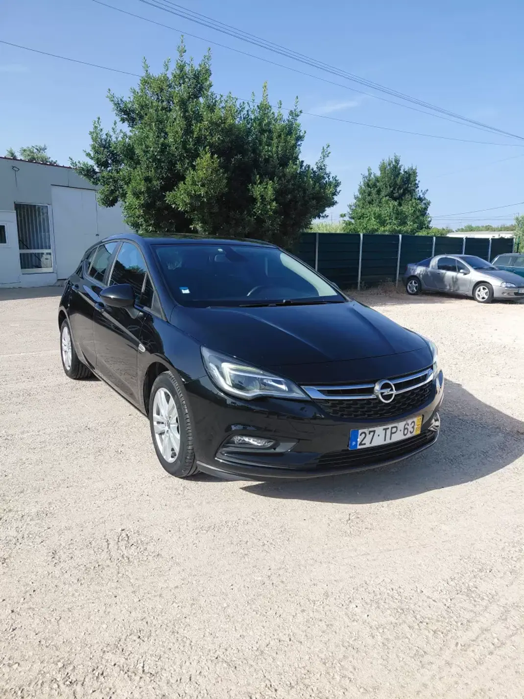 Opel Astra 2017 - 10900 EUR, 190000 km - 190000km - foto 2 de 14