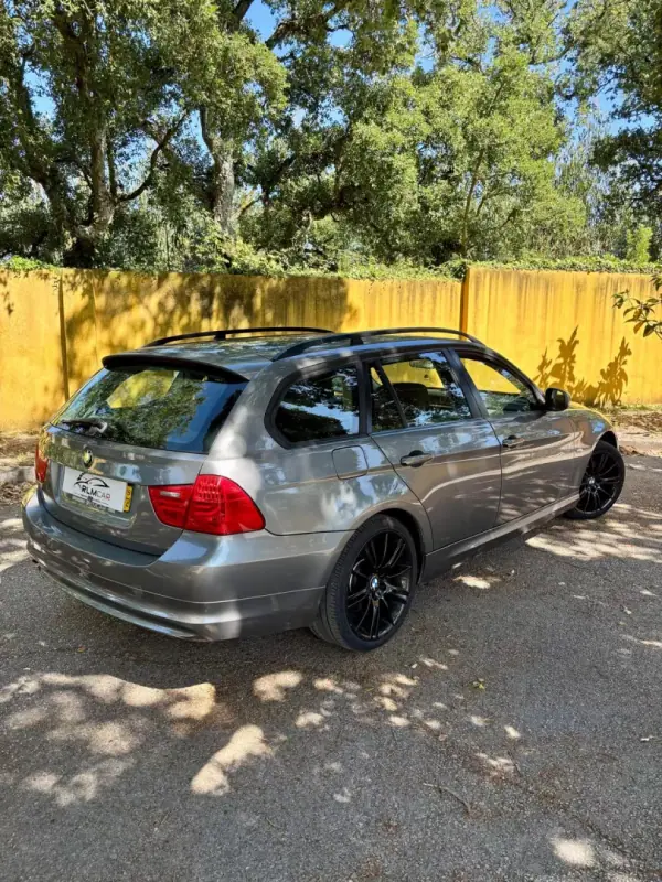BMW 318 2009 - 8500 EUR, 317000 km - AUTO.MOTO.pt - 317000km - foto 4 de 10
