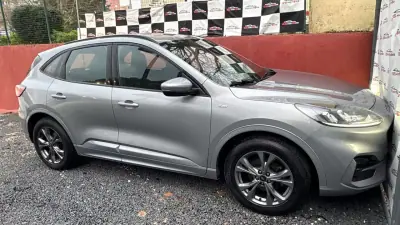 Ford Kuga 2022 - 17900 EUR, 76500 km - AUTO.MOTO.pt - 76500km - foto 8 de 12