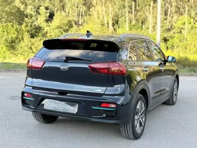 Kia e-Niro 2020 - 19900 EUR, 67500 km - AUTO.MOTO.pt - 67500km - foto 3 de 23