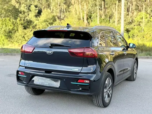Kia e-Niro 2020 - 19900 EUR, 67500 km - AUTO.MOTO.pt - 67500km - foto 3 de 23