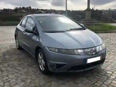 Honda Civic 2008 - 3500 EUR, 249000 km - AUTO.MOTO.pt - 249000km - foto 3 de 8