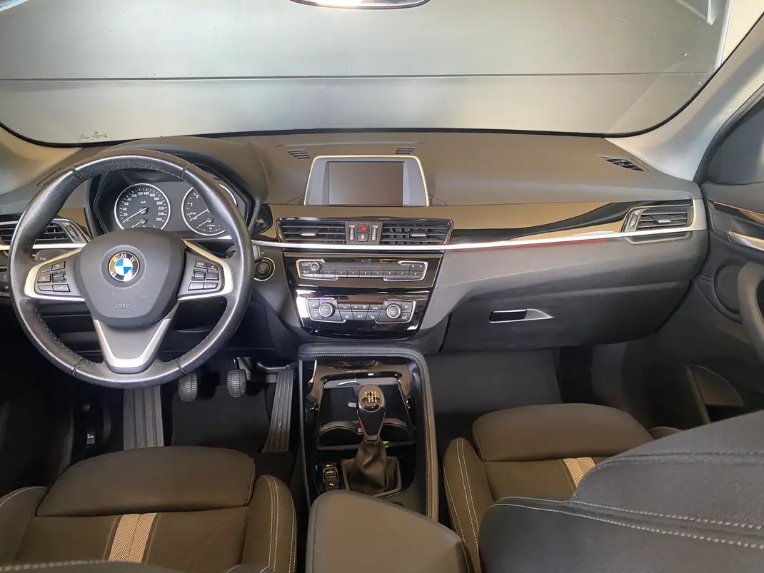 BMW X1 2016 - 17500 EUR, 137500 km - 137500km - foto 10 de 15