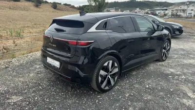 Renault Mégane E-Tech 2024 - 30900 EUR, 39000 km - AUTO.MOTO.pt - 39000km - foto 5 de 20