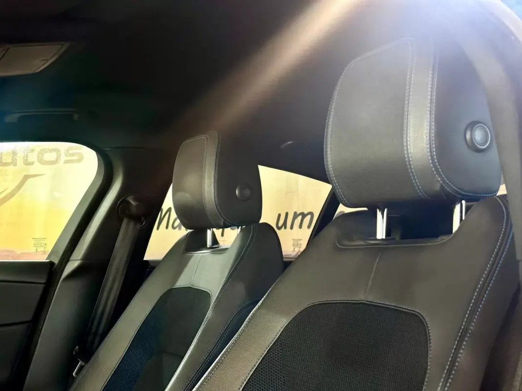 Jaguar XE 2017 - 16900 EUR, 230128 km - AUTO.MOTO.pt - 230128km - foto 12 de 28