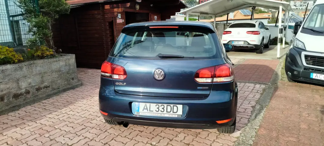 Volkswagen Golf 2010 - 9450 EUR, 220000 km - AUTO.MOTO.pt - 220000km - foto 5 de 13