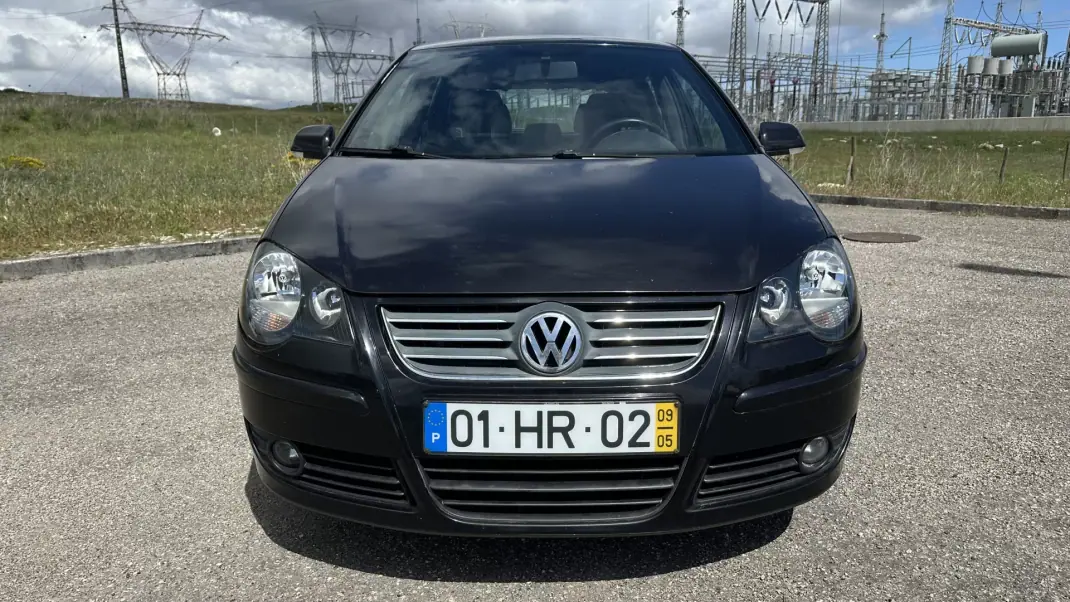 Volkswagen Polo 2009 - 4950 EUR, 202000 km - AUTO.MOTO.pt - 202000km - foto 3 de 18