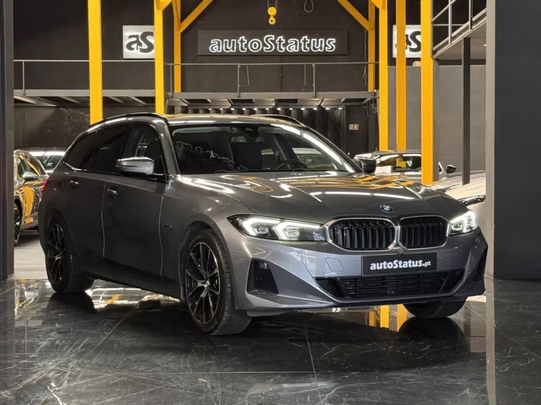 BMW 320 2023 - 31990 EUR, 75900 km - AUTO.MOTO.pt - 75900km - foto 2 de 36
