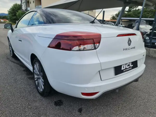 Renault Mégane Cabrio 2015 - 14990 EUR, 195000 km - AUTO.MOTO.pt - 195000km - foto 11 de 43