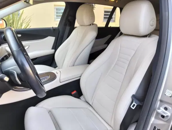 Mercedes-Benz E 300 2020 - 29780 EUR, 125000 km - AUTO.MOTO.pt - 125000km - foto 13 de 15