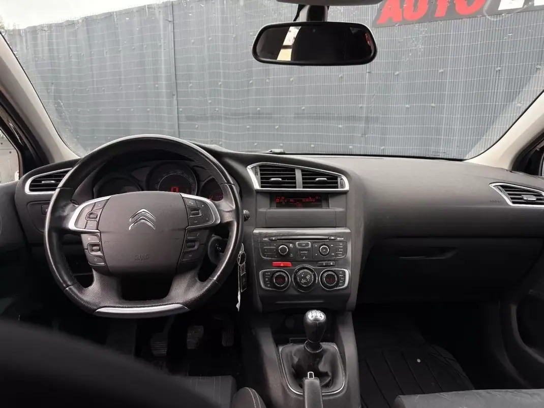 Citroën C4 2011 - 8990 EUR, 165000 km - AUTO.MOTO.pt - 165000km - foto 13 de 16