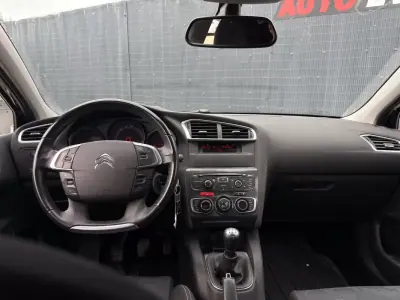 Citroën C4 2011 - 8990 EUR, 165000 km - AUTO.MOTO.pt - 165000km - foto 13 de 16