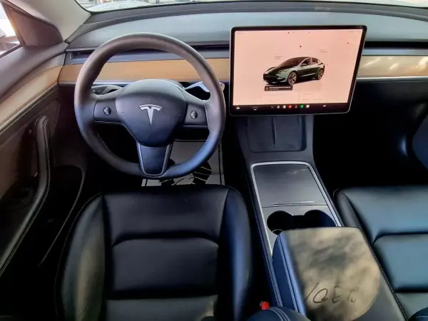 Tesla Model 3 2023 - 29250 EUR, 48000 km - AUTO.MOTO.pt - 48000km - foto 12 de 15